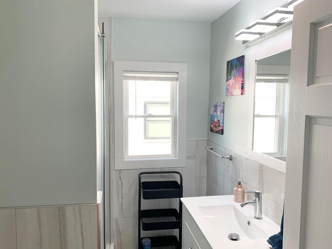 Newly Renovated 2 Bedroom Downtown Apt, Family Getaway. Montclair Dış mekan fotoğraf