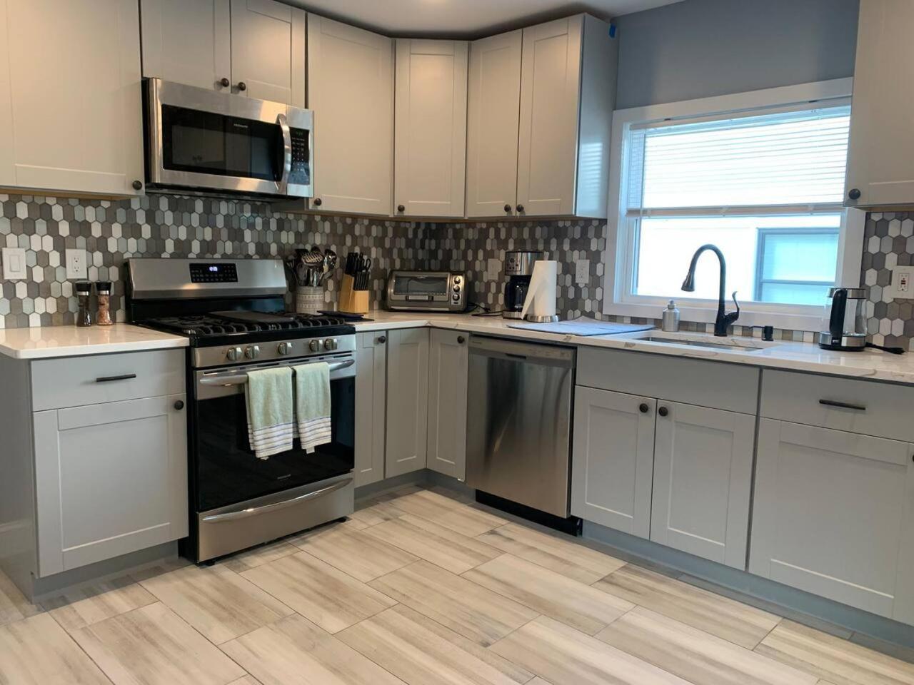 Newly Renovated 2 Bedroom Downtown Apt, Family Getaway. Montclair Dış mekan fotoğraf